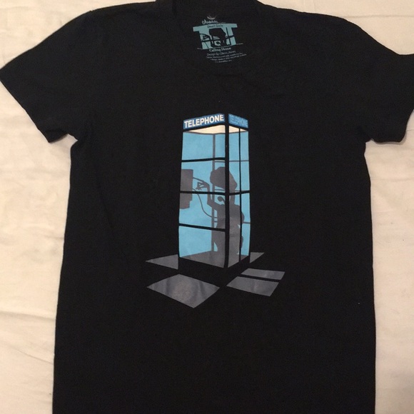 Bundle of three shirts. Sizes small and xs - Picture 2 of 7